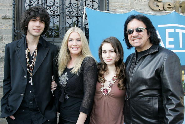 Gene Simmons, Shannon Tweed and kids Nick and Sophie on Family Jewels