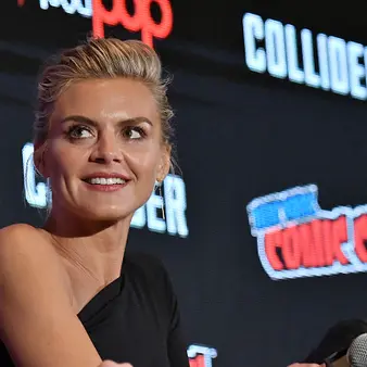 Eliza Coupe Net Worth