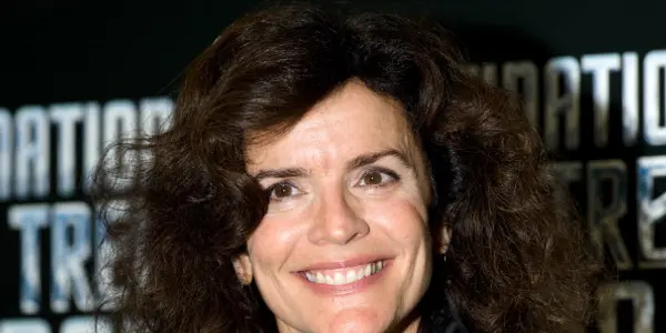 Robin Curtis