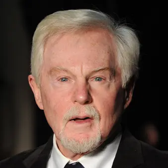 Derek Jacobi Net Worth