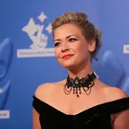 Suzanne Shaw Net Worth