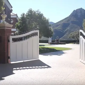 Wayne Gretzky Just Re-Acquired This Sprawling California Estate With A Fascinating History For $13.5 Million