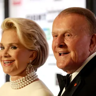 Bruce Halle Net Worth