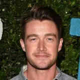 Robert Buckley Net Worth