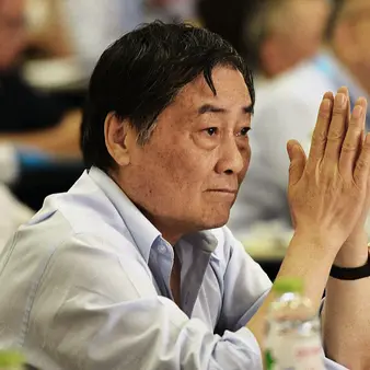 How Zong Qinghou Became The Richest Person In China