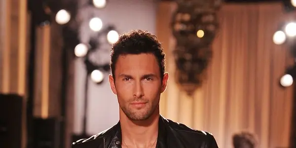 Noah Mills
