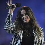 Alanis Morissette Sues Business Manager