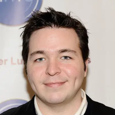 Carter Bays