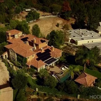 Selena Gomez Puts 7,786 Square Foot Home On The Market For $4.495 Million