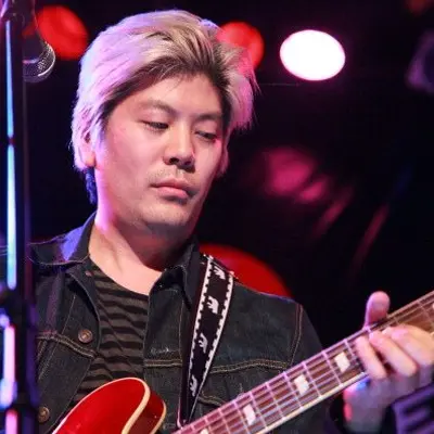 James Iha