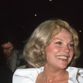 Joanna Moore Net Worth