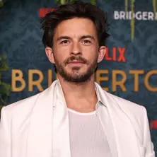 Jonathan Bailey Net Worth
