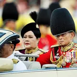 King Bhumibol Adulyadej – AKA The Richest Royal Person In The World… Just Died 