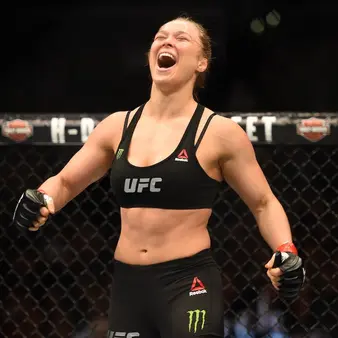 Does Ronda Rousey Really Make More Than Floyd Mayweather Per Second?