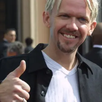 Robert MacNaughton Net Worth