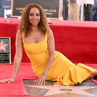 Holly Robinson Peete Net Worth