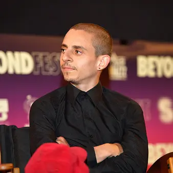 Moisés Arias Net Worth