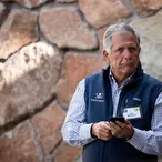 Les Moonves Has Made $650M Working For CBS, Could Be Out With No Severance Now