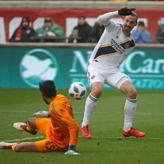 Zlatan Ibrahimovic Is Taking A 95 Percent Pay Cut To Play For The L.A. Galaxy