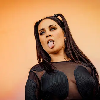 Anna Abreu Net Worth