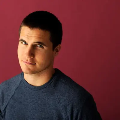 Robbie Amell