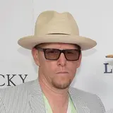 Robert Wahlberg Net Worth