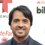 Luis Fonsi Net Worth