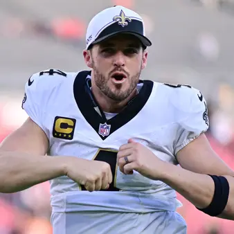 Derek Carr Just Retired With $205 Million Career Earnings — And 0 Playoff Wins