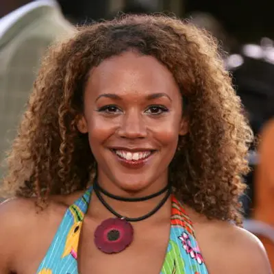 Rachel True