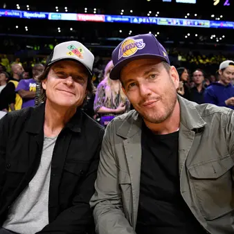 Jason Bateman, Will Arnett, And Sean Hayes Sign $100 Million Deal With SiriusXM For Their "SmartLess" Podcast