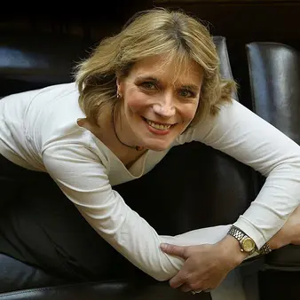 Harley Jane Kozak Net Worth