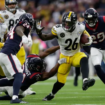 Even Though He's The Best Running Back In The League, Le'Veon Bell May Retire This Offseason… Here's Why