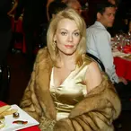 Gail O'Grady Net Worth