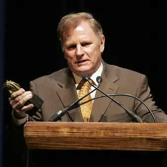 Gordon Clapp Net Worth