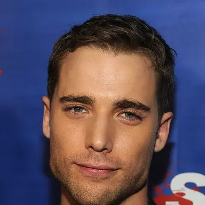 Dustin Milligan