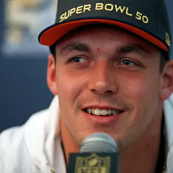 Derek Wolfe Net Worth