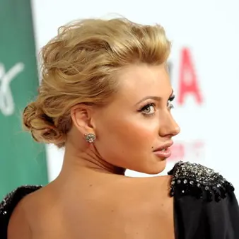 Aly Michalka Net Worth