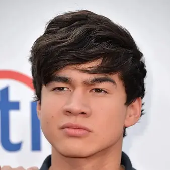 Calum Hood Net Worth
