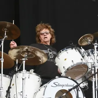 Bev Bevan Net Worth