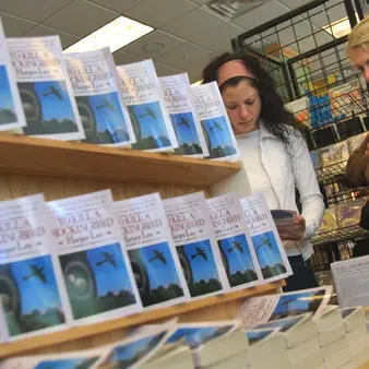 According To Billionaires, These Are The Books You Need To Read In Order To Earn A Ten Figure Fortune