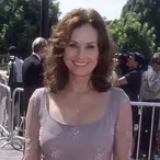 Lori Saunders Net Worth