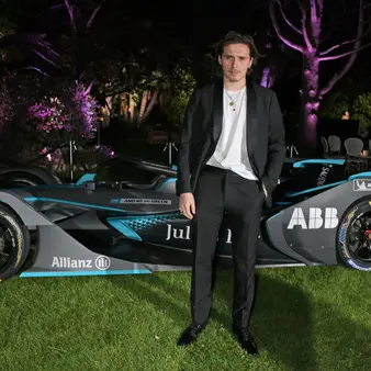 People Are Roasting Brooklyn Beckham For Claiming He Paid For His $1.2 Million McLaren P1 Thanks To His Career As A "Chef"