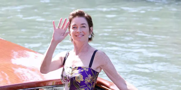 Julianne Nicholson