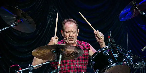 Simon Kirke