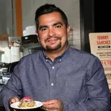 Aarón Sánchez Net Worth