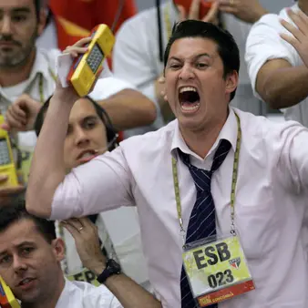 Wealthy Russians Are Desperately Trying To Convert Ungodly Amounts Of Crypto Into Other Currencies… But It's Not Working