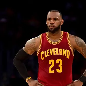 After Signing With The Lakers, LeBron James Will Soon Surpass $1 Billion In Career Earnings