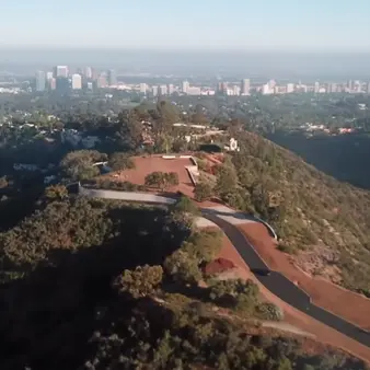 Jeff Bezos Just Bought 130 Acres Of Beverly Hills Real Estate For $255 MILLION – Shattering California Records