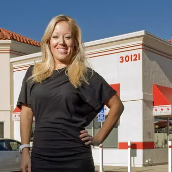 In-N-Out Heiress Lynsi Snyder Has *At Least* $1.3 Billion Reasons To Become A Resident Of Tennessee