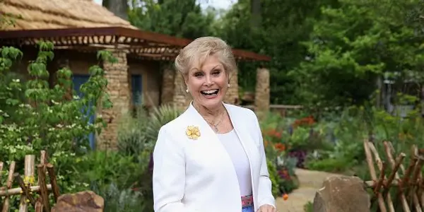 Angela Rippon